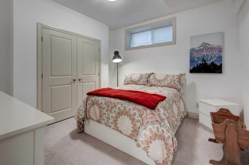 436 Evergreen Circle Sw, Calgary, AB - Indoor Photo Showing Bedroom