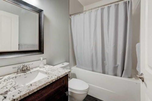 436 Evergreen Circle Sw, Calgary, AB - Indoor Photo Showing Bathroom