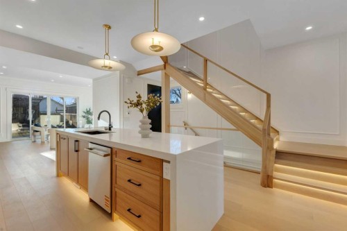 1321 10 Avenue Se, Calgary, AB - Indoor Photo Showing Kitchen
