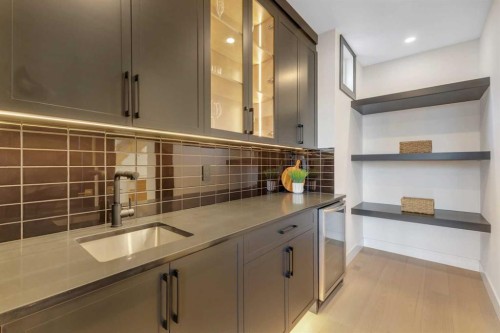 1321 10 Avenue Se, Calgary, AB - Indoor