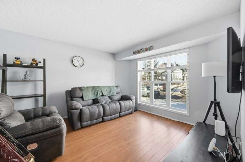 1009 Country Hills Circle Nw, Calgary, AB - Indoor Photo Showing Living Room