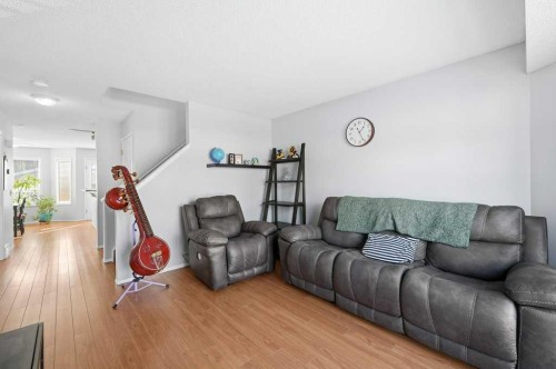 1009 Country Hills Circle Nw, Calgary, AB - Indoor Photo Showing Living Room