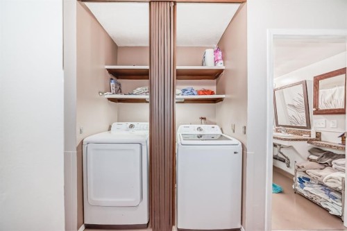1802-3500 Varsity Drive Nw, Calgary, AB - Indoor Photo Showing Laundry Room