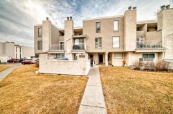 1802-3500 Varsity Drive NW Calgary, AB T2L 1Y3
