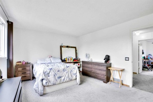 48 Templeridge Crescent Ne, Calgary, AB - Indoor Photo Showing Bedroom