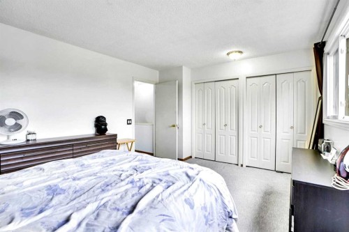 48 Templeridge Crescent Ne, Calgary, AB - Indoor Photo Showing Bedroom