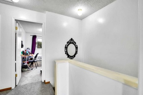 48 Templeridge Crescent Ne, Calgary, AB - Indoor Photo Showing Other Room