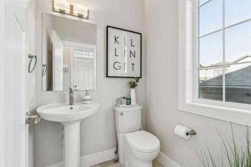 16 Treeline Lane Sw, Calgary, AB - Indoor Photo Showing Bathroom