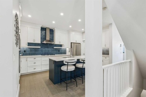 16 Treeline Lane Sw, Calgary, AB - Indoor Photo Showing Kitchen