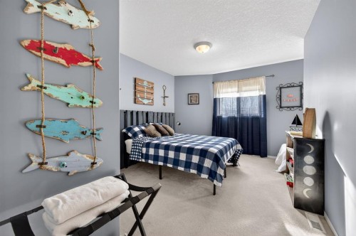 10 Willow Springs Crescent, Sylvan Lake, AB - Indoor Photo Showing Bedroom