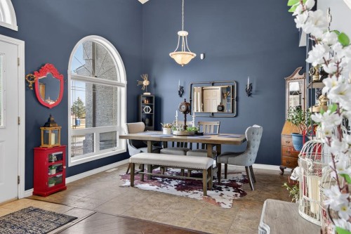 10 Willow Springs Crescent, Sylvan Lake, AB - Indoor Photo Showing Dining Room