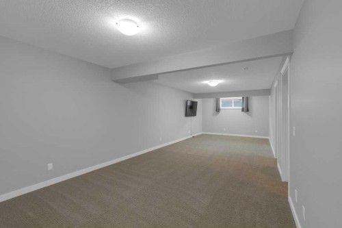 137 Willow Park North, Cochrane, AB - Indoor Photo Showing Other Room