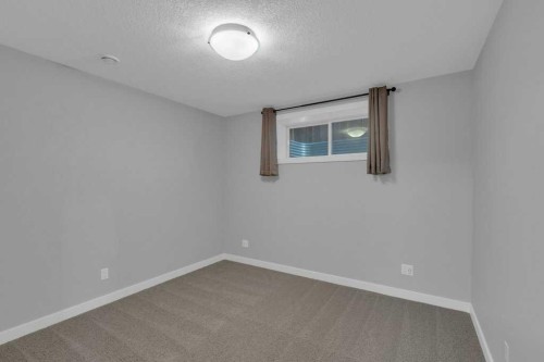 137 Willow Park North, Cochrane, AB - Indoor Photo Showing Other Room