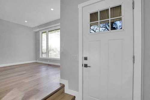 7842 21A Street Se, Calgary, AB - Indoor Photo Showing Other Room