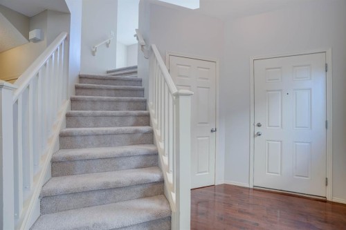 15 Tuscany Reserve Bay Nw, Calgary, AB - Indoor Photo Showing Other Room