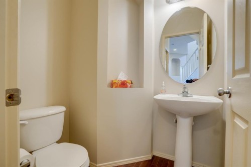 15 Tuscany Reserve Bay Nw, Calgary, AB - Indoor Photo Showing Bathroom