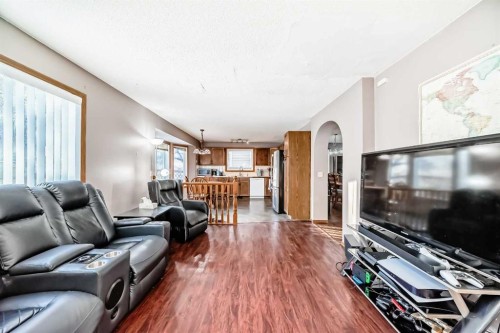78 Sandringham Way Nw, Calgary, AB - Indoor Photo Showing Living Room
