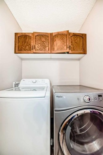 78 Sandringham Way Nw, Calgary, AB - Indoor Photo Showing Laundry Room