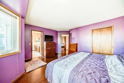 78 Sandringham Way Nw, Calgary, AB - Indoor Photo Showing Bedroom