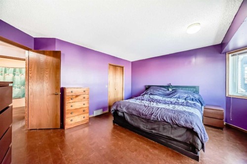 78 Sandringham Way Nw, Calgary, AB - Indoor Photo Showing Bedroom