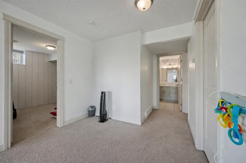 1718 High Park Drive Nw, High River, AB - Indoor Photo Showing Other Room