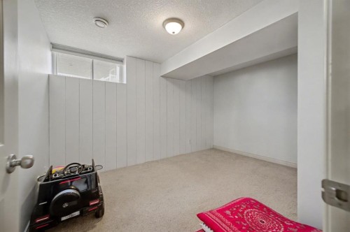 1718 High Park Drive Nw, High River, AB - Indoor Photo Showing Other Room