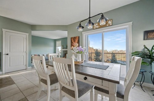 1718 High Park Drive Nw, High River, AB - Indoor Photo Showing Dining Room