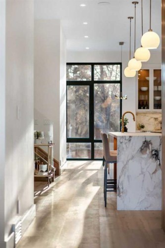 2008 8 Avenue Se, Calgary, AB - Indoor Photo Showing Other Room