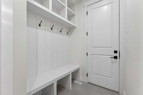 95 South Shore Road, Chestermere, AB - Indoor Photo Showing Other Room