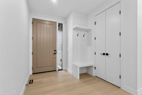 95 South Shore Road, Chestermere, AB - Indoor Photo Showing Other Room