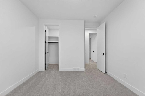 95 South Shore Road, Chestermere, AB - Indoor Photo Showing Other Room