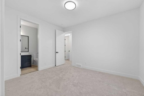 95 South Shore Road, Chestermere, AB - Indoor Photo Showing Other Room