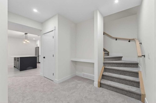 95 South Shore Road, Chestermere, AB - Indoor Photo Showing Other Room