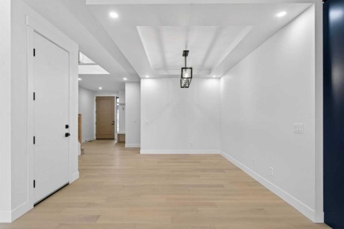 95 South Shore Road, Chestermere, AB - Indoor Photo Showing Other Room