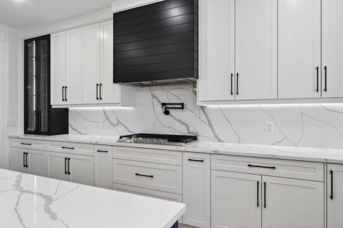 95 South Shore Road, Chestermere, AB - Indoor Photo Showing Kitchen
