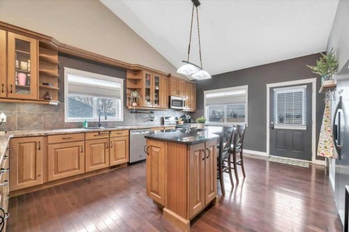 218 Allan Crescent, Vulcan, AB - Indoor Photo Showing Kitchen