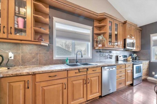 218 Allan Crescent, Vulcan, AB - Indoor Photo Showing Kitchen With Double Sink