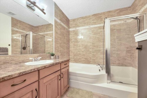 218 Allan Crescent, Vulcan, AB - Indoor Photo Showing Bathroom
