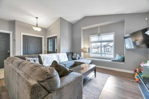 218 Allan Crescent, Vulcan, AB - Indoor Photo Showing Living Room