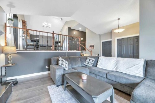 218 Allan Crescent, Vulcan, AB - Indoor Photo Showing Living Room