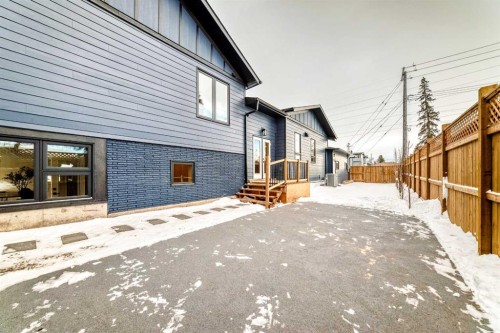 1 Spruce Bank Crescent Sw, Calgary, AB - Outdoor With Exterior