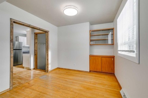3328 45 Street Sw, Calgary, AB - Indoor Photo Showing Other Room