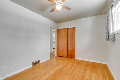 3328 45 Street Sw, Calgary, AB - Indoor Photo Showing Other Room