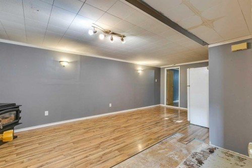 3328 45 Street Sw, Calgary, AB - Indoor Photo Showing Other Room