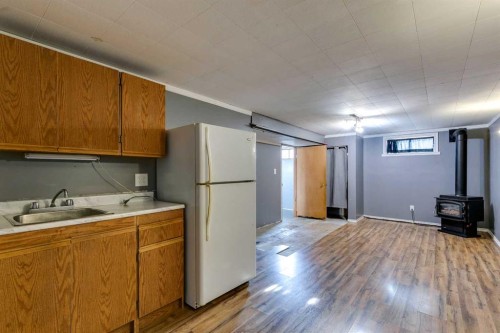 3328 45 Street Sw, Calgary, AB - Indoor