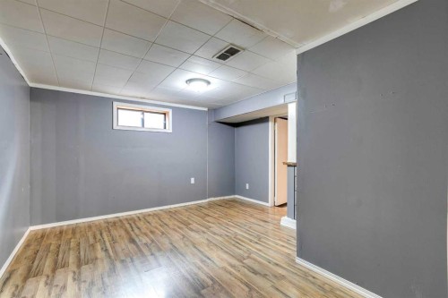 3328 45 Street Sw, Calgary, AB - Indoor