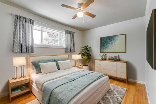 3328 45 Street Sw, Calgary, AB - Indoor Photo Showing Bedroom