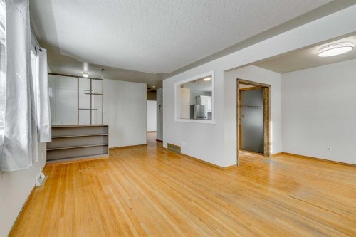 3328 45 Street Sw, Calgary, AB - Indoor Photo Showing Other Room