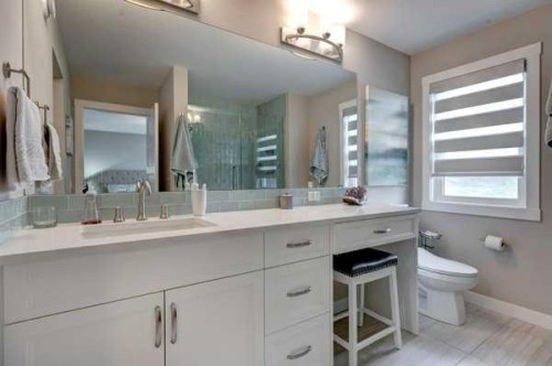 144 Cranbrook Gardens West, Calgary, AB - Indoor Photo Showing Bathroom