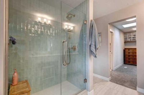 144 Cranbrook Gardens West, Calgary, AB - Indoor Photo Showing Bathroom